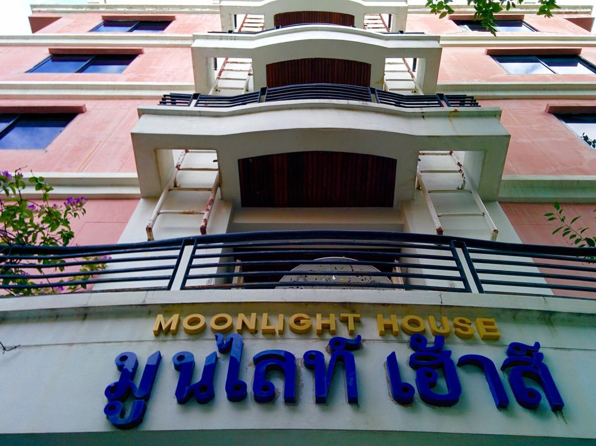 Moonlight House Hotel Nakhonratchasima Esterno foto